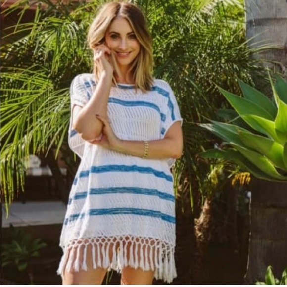 cupcakes & cashmere Dresses & Skirts - Cupcakes and cashmere crochet poncho tunic